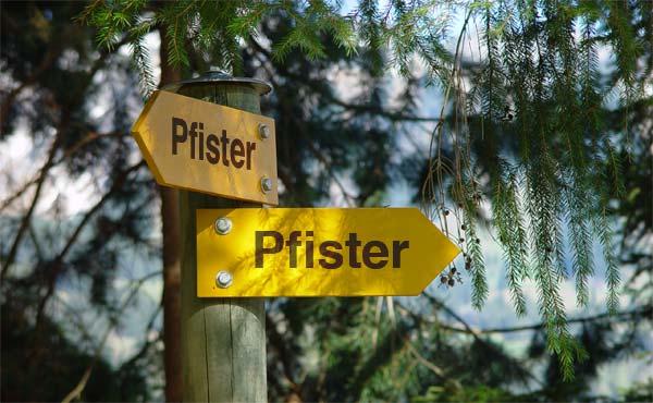 Wegweiser (Montage: Andreas Pfister)